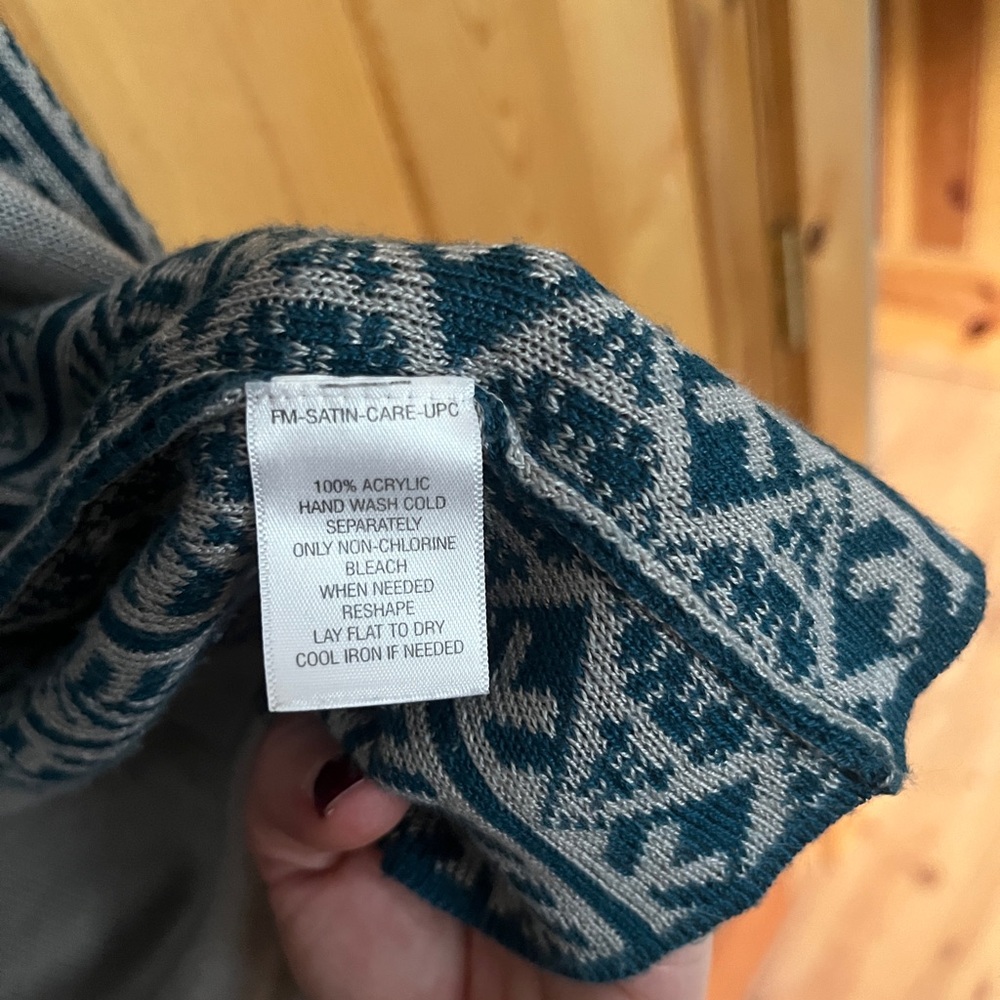 Great Northwest Indigo Teal and Gray Mandala / Lotus Long Poncho Cardigan sz Med - Picture 3 of 8